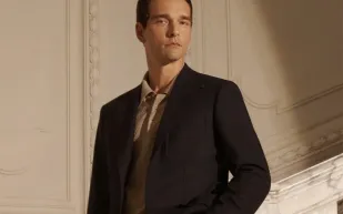 حين تسافر الأناقة معك: بدلة بريوني بمعايير جديدة للرفاهية