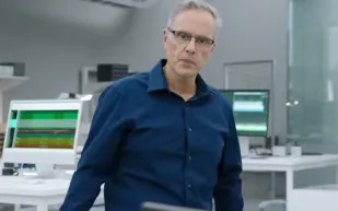 آبل تواجه أزمة جديدة بسبب رئيس قسم تطوير المعالجات