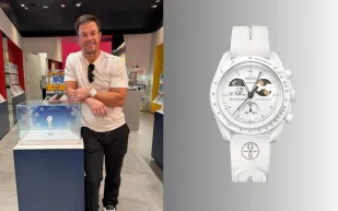 رغم شغفه بالساعات الفاخرة.. مارك والبيرغ يفاجئ الجميع بساعة MoonSwatch الجديدة (فيديو)