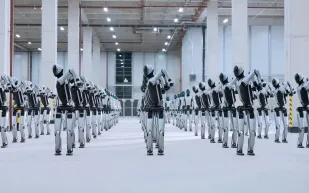 هل المشهد حقيقي أم ذكاء اصطناعي؟ جدل حول روبوتات UBTECH (فيديو)