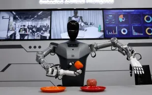 تقنية ثورية تسمح للروبوتات والطائرات المسيرة بالتنسيق دون إشارات