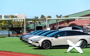 الصين تكشف عن أطول سيارة سيدان كهربائية في العالم (فيديو)