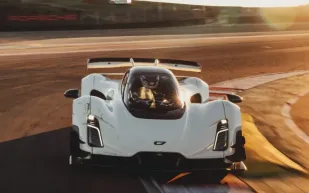 سيارة Czinger 21C تكسر الأرقام القياسية وتفرض سيطرتها على حلبة لاغونا سيكا