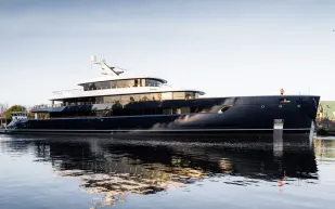 يخت Les Cinq.. أيقونة جديدة للفخامة البحرية بطول 249 قدمًا