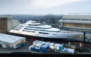 أخيرًا: لورسن تزيح الستار عن يختها العملاق  Boardwalk.. تعرف على المواصفات