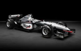 أسطورة ماكلارين في مطلع الألفية تُعرض للبيع بباريس.. المواصفات والسعر التقديري