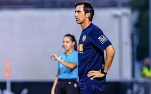 تفاصيل وفاة مدرب فالنسيا في حادث قارب بإندونيسيا