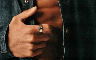 ديزل تعود للأجهزة القابلة للارتداء بخاتم يجمع بين اللياقة والأناقة