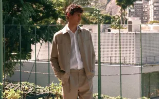 فخامة بلا ضجيج: ألوان ناعمة وخامات راقية لما قبل الربيع