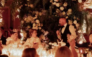 بعيدًا عن الأضواء.. تفاصيل زفاف كونور ماكغريغور السري في الفاتيكان