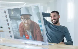 العمل من المنزل يحسّن الصحة النفسية للنساء.. ماذا عن الرجال؟