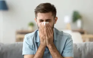 ارتفاع الإصابات يربك الأنظمة الصحية.. هل الإنفلونزا الخارقة أخطر؟