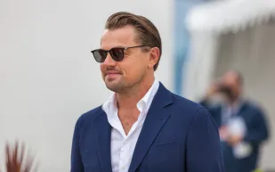 ليوناردو دي كابريو يكشف معركته مع التهاب الرئة