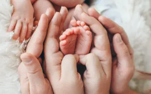 دراسة تكشف تحديات الصحة النفسية للآباء الجدد