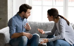 دراسة: تفكير من يرتكبون الخيانة يشبه أسلوب المجرمين 