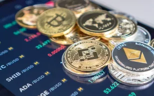 بيتكوين تتعافى وسط توقعات خفض أسعار الفائدة الأمريكية