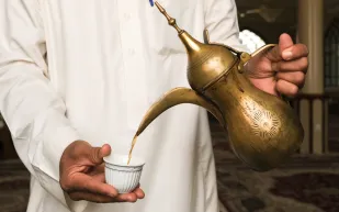 هل يسرق الكافيين نومك أم يجعله أفضل؟ مفاجأة علمية مذهلة