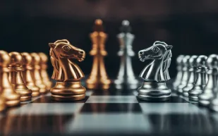 ثورة في عالم اللعبة الشهيرة: إطلاق أول رقعة شطرنج آلية في العالم (فيديو)