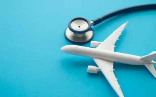 دراسة جديدة تكشف مفاجأة عكس الشائع عن هواء الطائرات والمستشفيات 