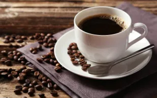 خبراء القهوة يحددون النسبة الذهبية المثالية لتحضير كوب مثالي