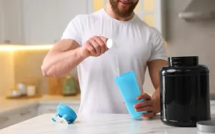 هل تحرمك مكملات ما قبل التمرين من النوم العميق؟ دراسة تجيب