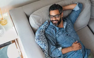 علاج القلق بدون أدوية: 6 طرق طبيعية فعالة للبالغين