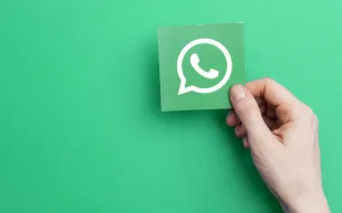 ملصقات واتساب تدخل عصر السرعة: إنشاء وتخصيص مباشر أثناء المحادثة