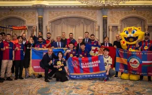 ليفاندوفسكي يخطف الأنظار بلقاء حماسي مع جماهير برشلونة العربية في جدة (فيديو)