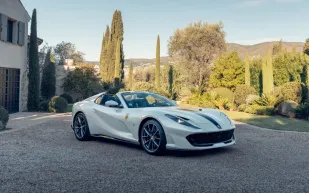 فيراري 812 GTS موديل 2021.. نسخة نادرة للبيع في باريس بسعر قياسي