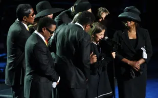 ميراث مايكل جاكسون في نزاع قضائي جديد.. منفذي التركة يطالبون برسوم قانونية