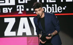 زين مالك يتصدر قائمة النجوم البريطانيين بأعلى ثروات الفنانين الشباب