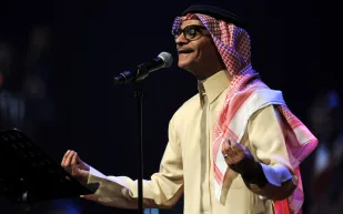 رابح صقر يحتفل بميلاد ابنه الوليد في أجواء عائلية مبهجة (فيديو)