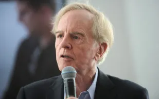 الرئيس التنفيذي السابق لـ"آبل" يشتري شقة فاخرة بـ40 مليون دولار