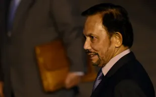 ساعة سلطان بروناي.. ما تفاصيل النسخة البلاتينية النادرة من Rexhep Rexhepi؟