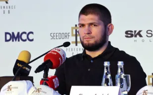 حبيب نورمحمدوف يهاجم لاعبي ريال مدريد بعد إقالة تشابي ألونسو