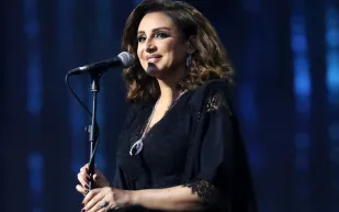 مفاجآت ليلة الحب.. أنغام تعيد الطرب الأصيل لجمهور الرياض (فيديو)