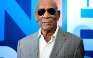 مورغان فريمان يكشف سر اللياقة والشباب في الثمانين!