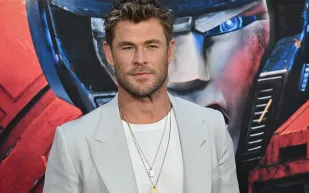 كريس هيمسورث يواجه خطر ألزهايمر: كيف غيّر هذا التحدي حياته؟