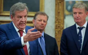 قفزة مذهلة في أفريقيا: ثروة الملياردير يوهان روبرت ترتفع 5.4 مليار دولار خلال عام!