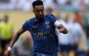 دفعة قوية للهلال بعودة نجمه.. هل يواصل الأزرق انتصاراته أمام الحزم؟