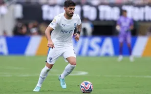 انفراجة في ملف نيفيز.. الهلال يقترب من حسم تجديد عقد نجمه البرتغالي