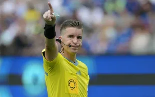 فرانسوا ليتكسير يقود ديربي الهلال والنصر في دوري روشن السعودي.. فمن هو؟