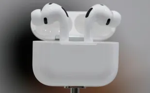 ماذا تخبئ النسخة الأقوى من AirPods Pro 3؟