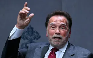 شوارزنيجر يدخل عالم المكملات الغذائية بخط جديد