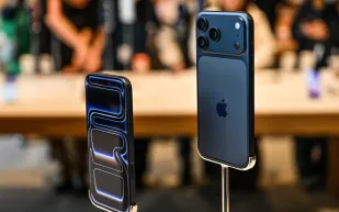 هل يختفي Dynamic Island من آيفون 18 برو؟ جدل واسع بين المحللين