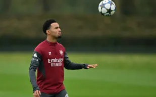 بورنموث يسعى لاستعارة هذا اللاعب من أرسنال