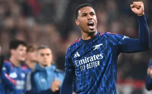 من الإصابة إلى التألق.. جابرييل يخطف الأضواء أمام أستون فيلا باحتفال مثير (فيديو)