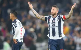 عرض تاريخي يقوده راموس.. هل ينجح في الاستحواذ على إشبيلية؟