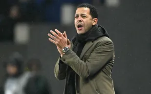 مدرب ستراسبورغ يرفض الحديث عن انتقاله المحتمل لتشيلسي (فيديو) 