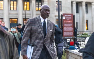 مايكل جوردان بين الملاعب واليخوت.. كيف تحولت صفقة نايكي إلى أسطورة اقتصادية؟ (فيديو)